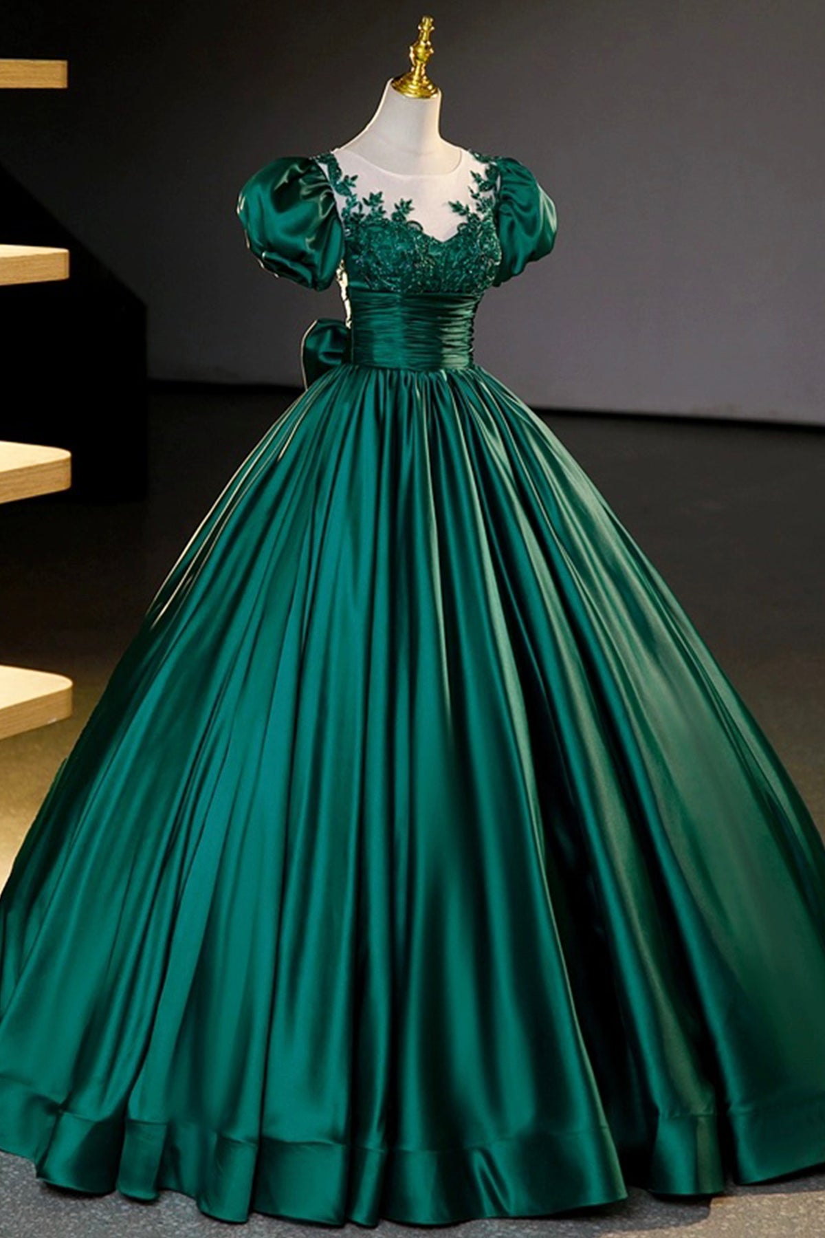 Green Princess Ball Gown Green Lace Up Satin Prom Dress A-Line Short Shoulder Evening Party Dress