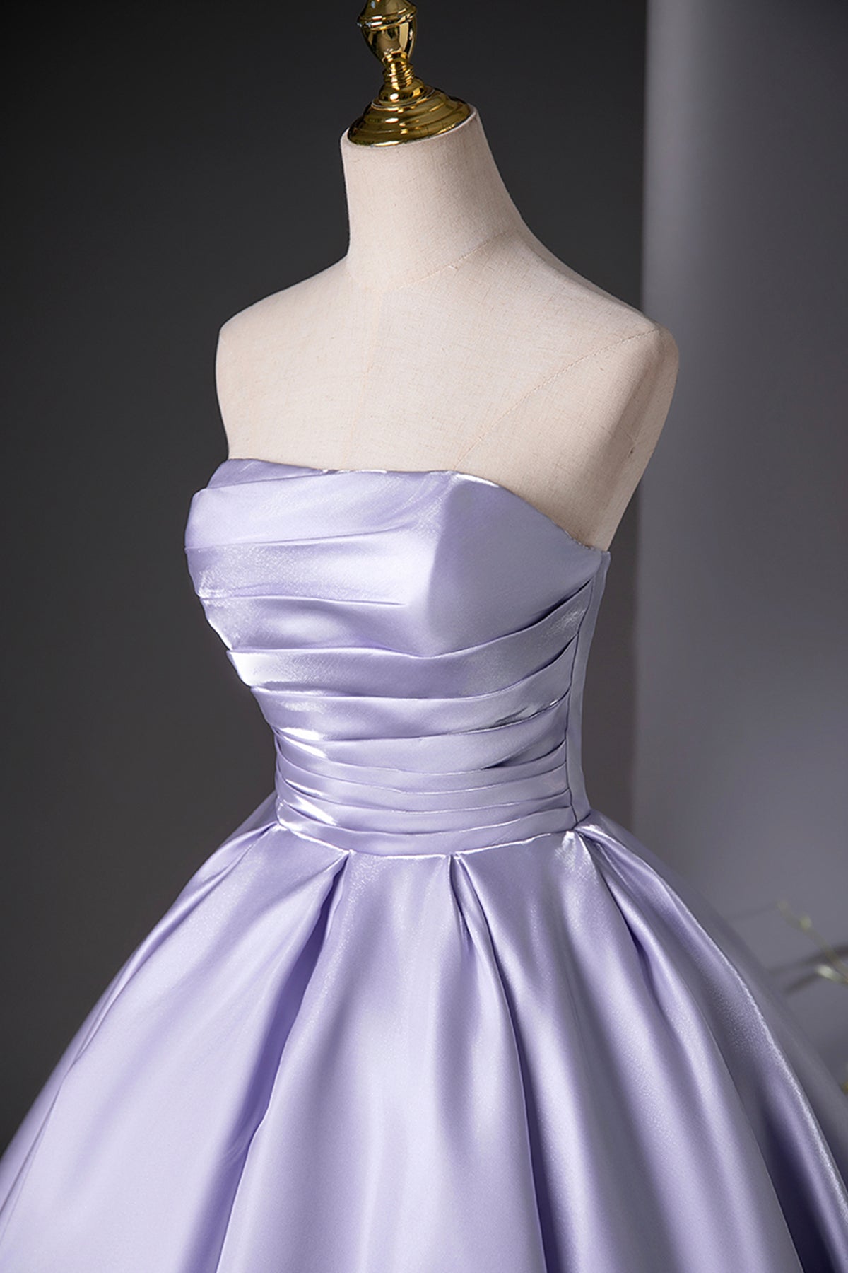 Beautiful Lilac Satin Prom Dress A-Line Princess Strapless Formal Gowns