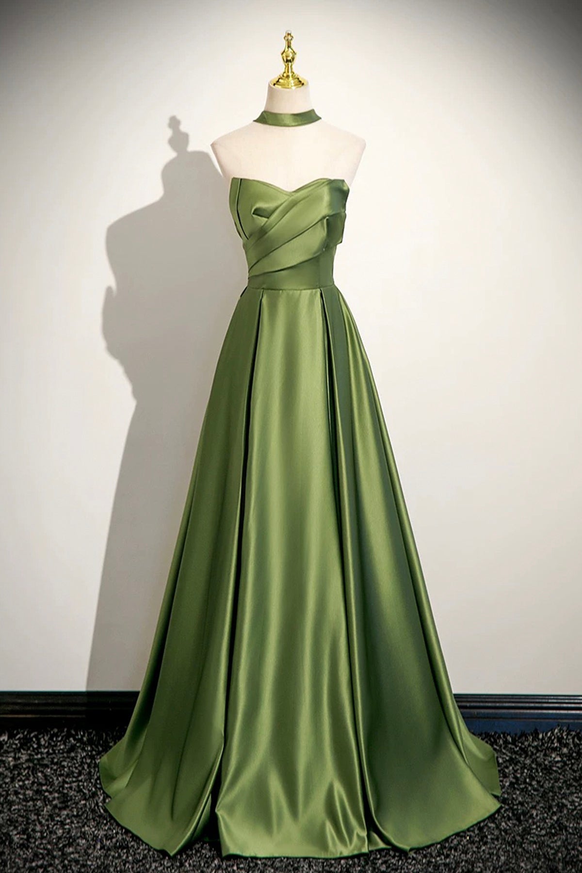 Beautiful Green Satin Prom Dress A-Line Princess Strapless Evening Dress