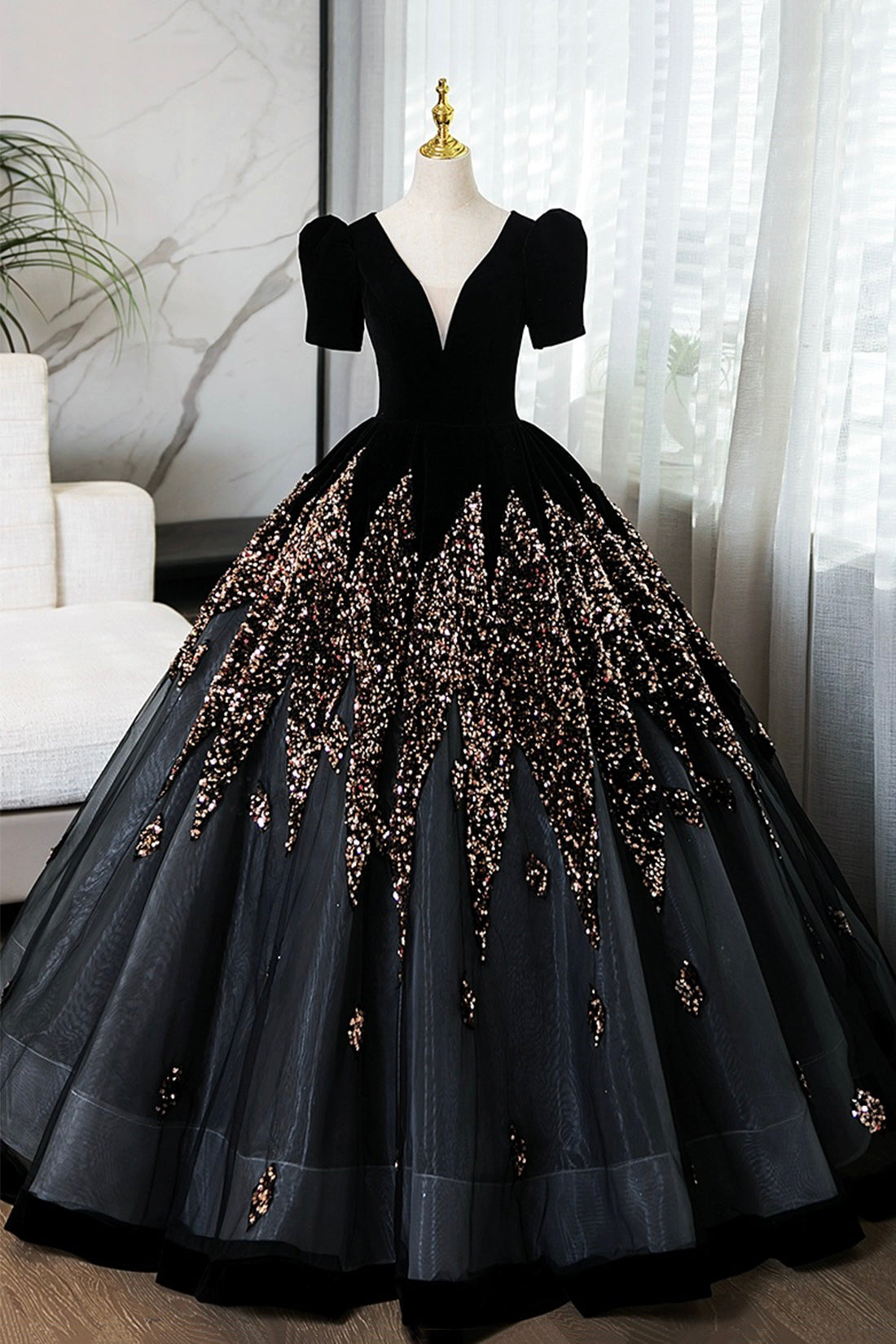 Black Ball Gown Elegant Tulle Prom Graduation Dress A-Line Black Floor Length Party Dress