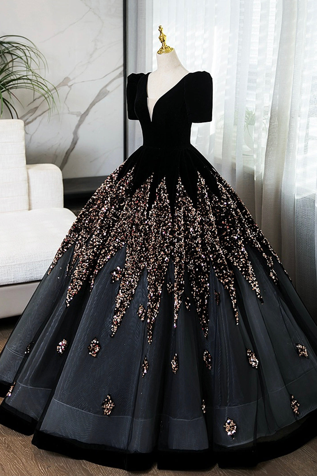 Black Ball Gown Elegant Tulle Prom Graduation Dress A-Line Black Floor Length Party Dress