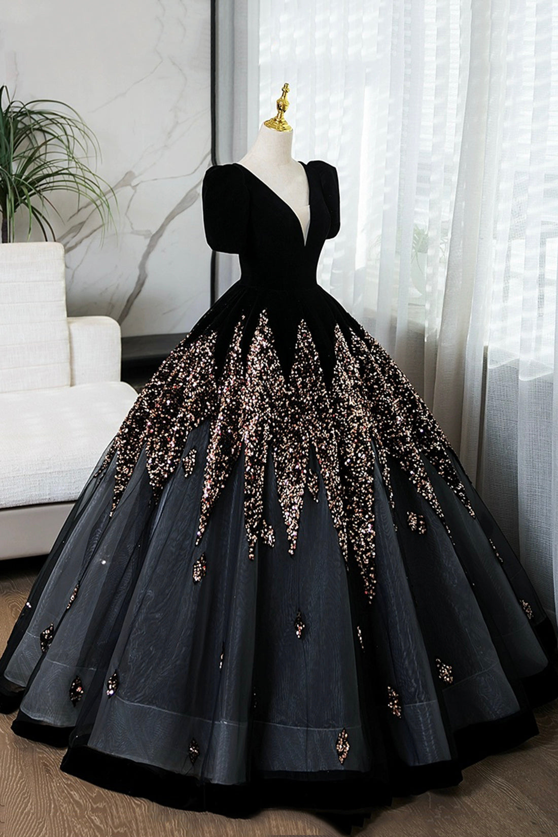 Black Ball Gown Elegant Tulle Prom Graduation Dress A-Line Black Floor Length Party Dress