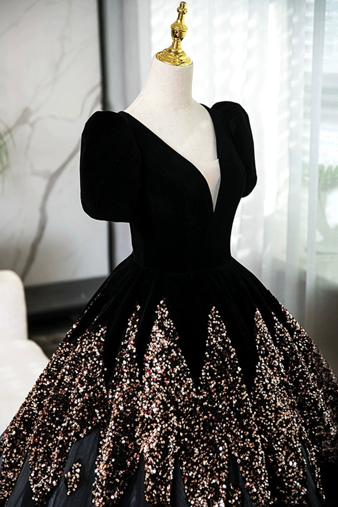 Black Ball Gown Elegant Tulle Prom Graduation Dress A-Line Black Floor Length Party Dress