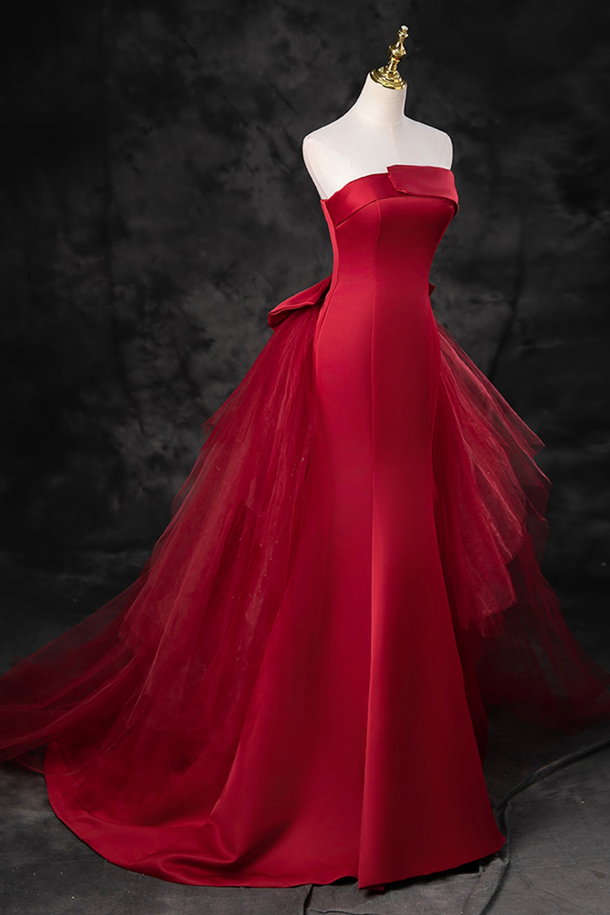 Wine Red Floor Length Strapless Tulle Mermaid Formal Prom Dress with Detachable train