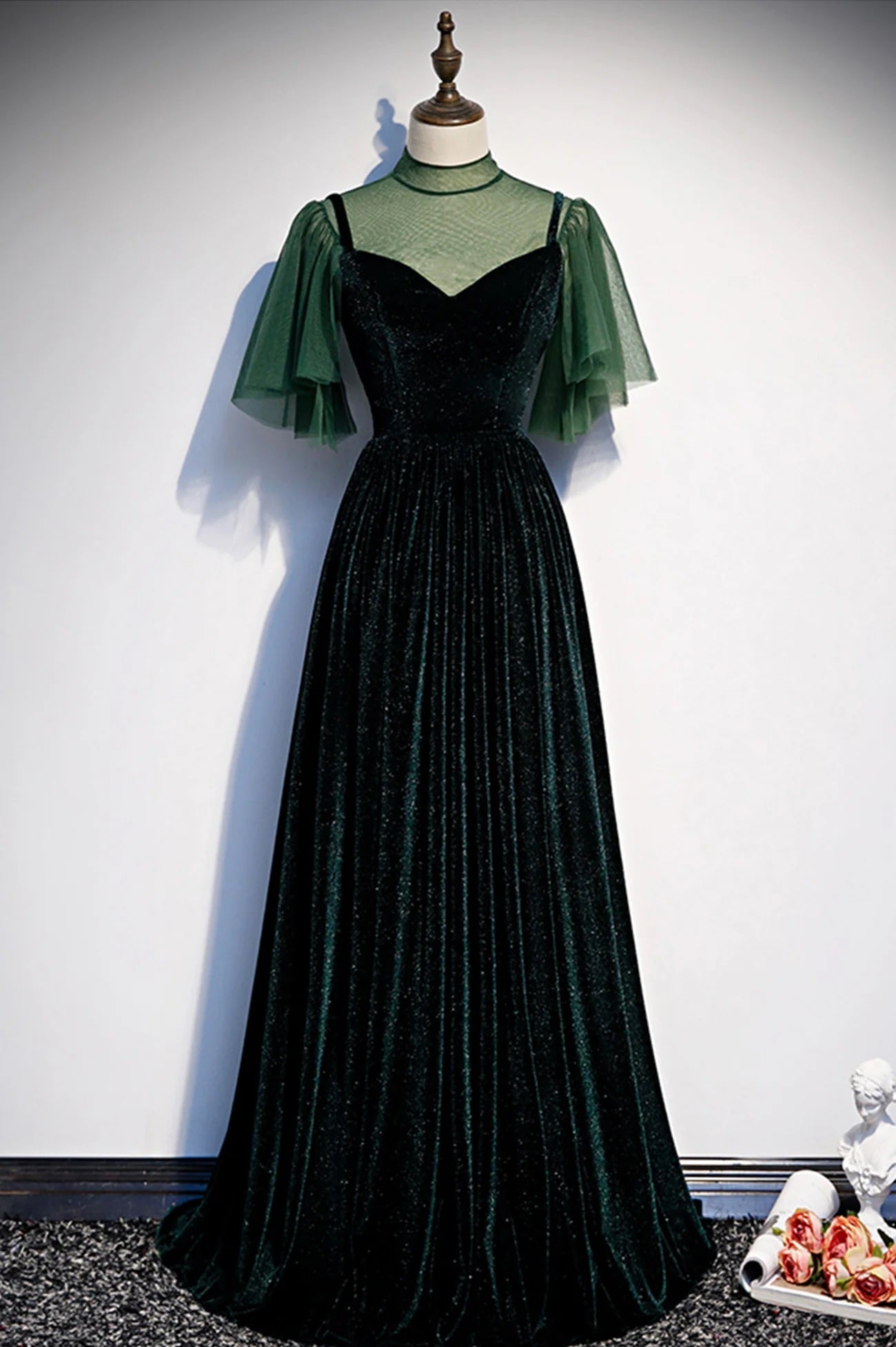 Vintage Green Velvet Evening Dress Elegant Short Sleeve Long A-Line Formal Dress