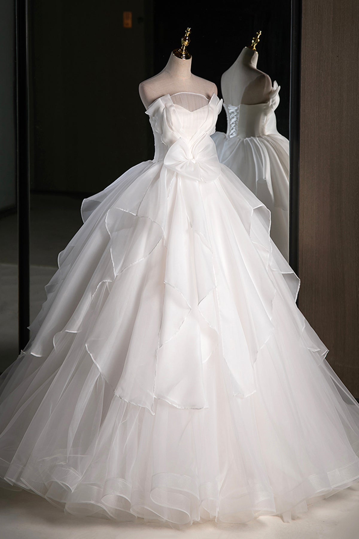 Strapless Ball Gown White Tulle Prom Princess Dress A-Line Floor Length Formal Dress