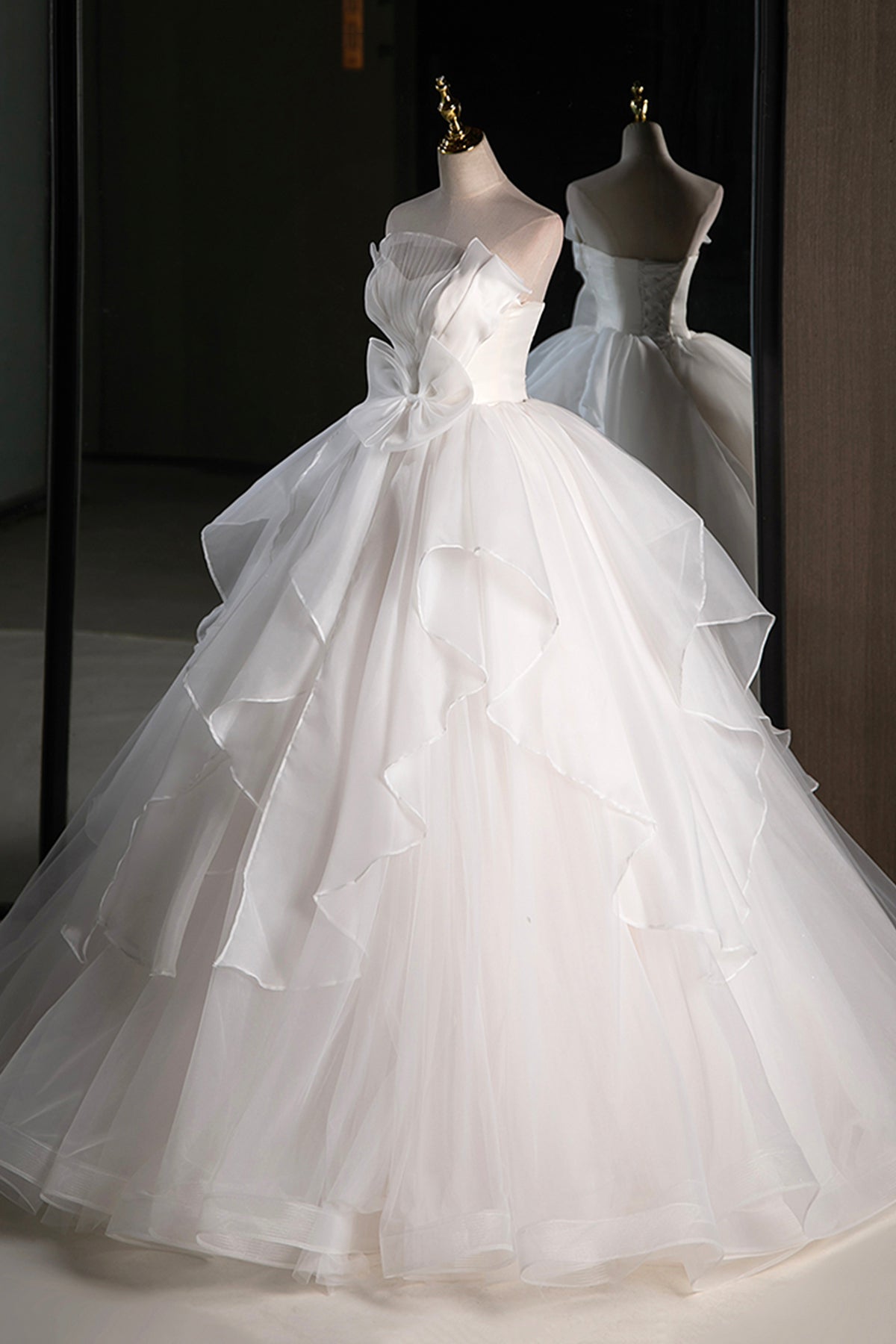 Strapless Ball Gown White Tulle Prom Princess Dress A-Line Floor Length Formal Dress