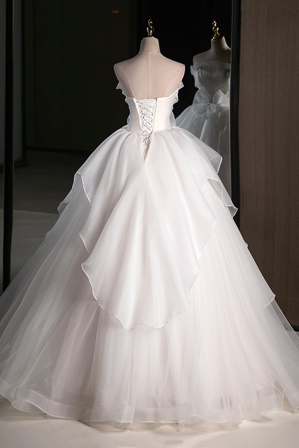Strapless Ball Gown White Tulle Prom Princess Dress A-Line Floor Length Formal Dress