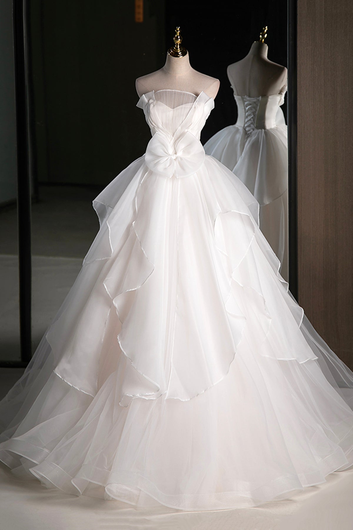 Strapless Ball Gown White Tulle Prom Princess Dress A-Line Floor Length Formal Dress