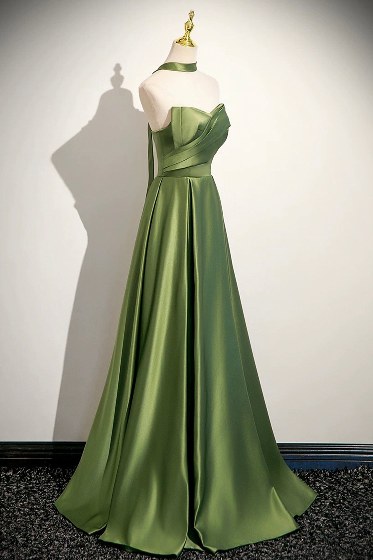 Beautiful Green Satin Prom Dress A-Line Princess Strapless Evening Dress