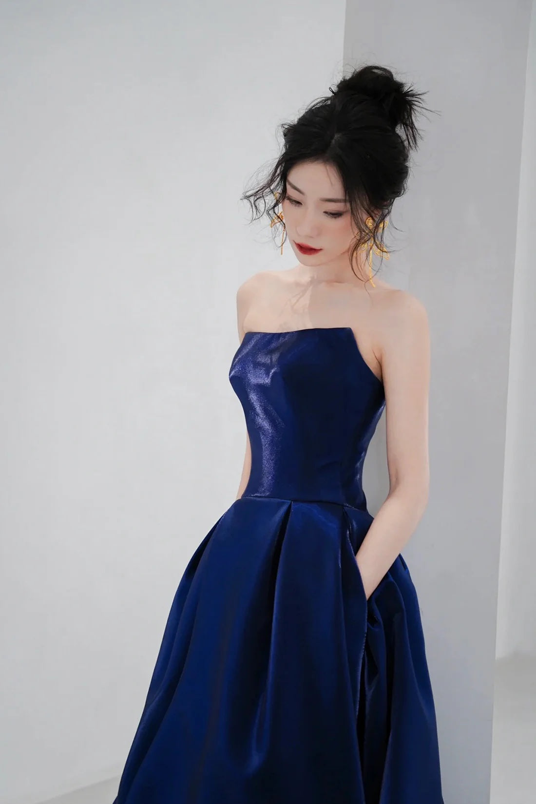 Pretty Navy Strapless Satin Floor Length Party Dress with Slit