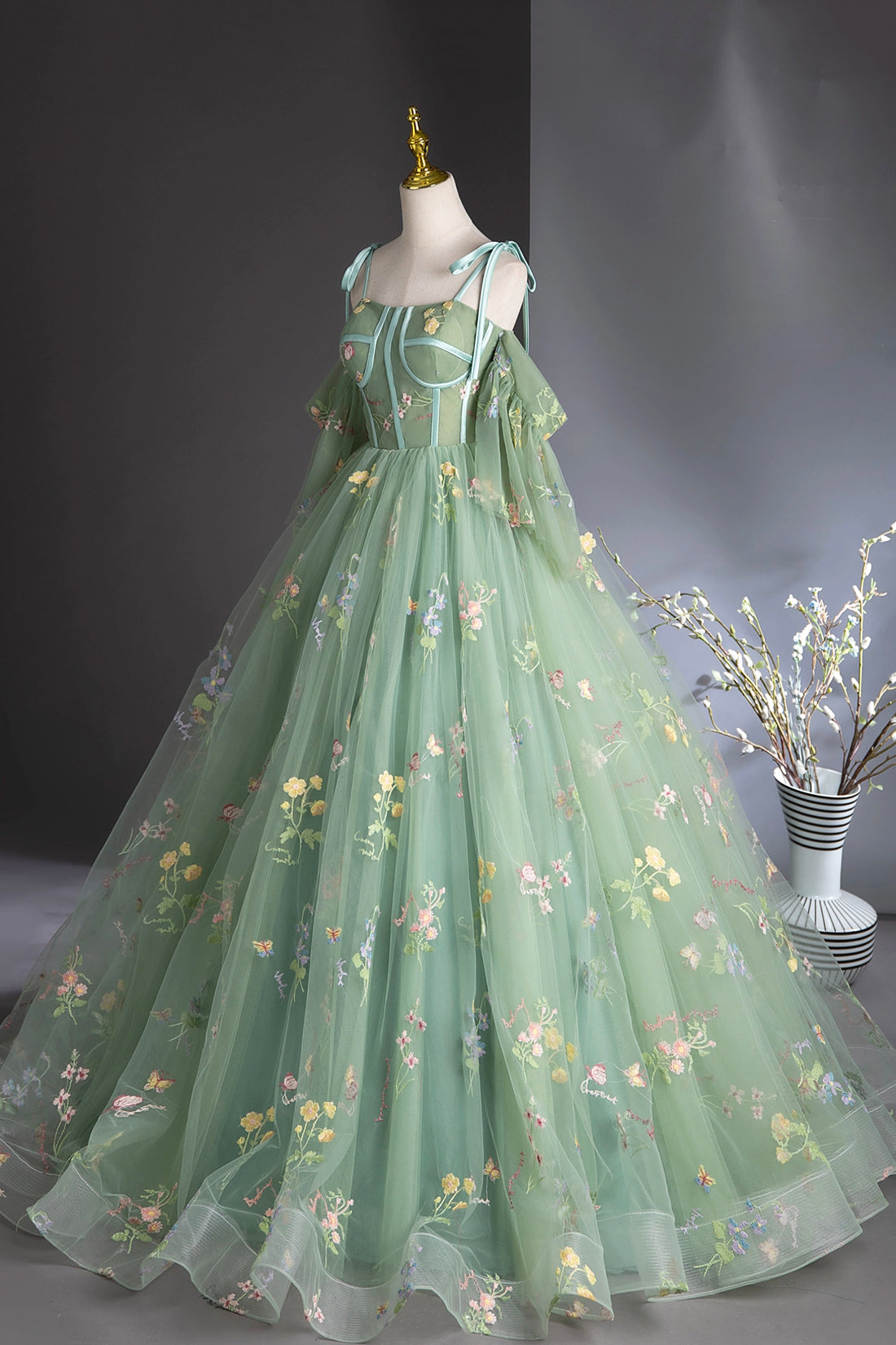 Green Lace Prom Dress Spaghetti Strap Princess Ball Gown Green Detachable Short Sleeve Party Dress