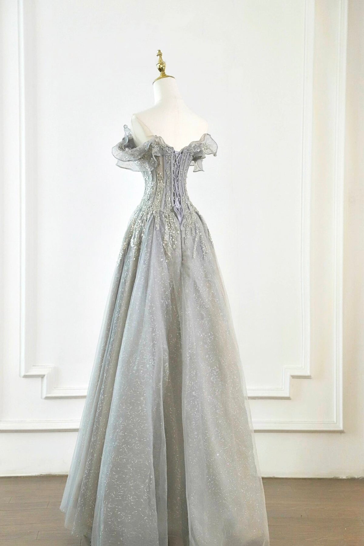 Grey Off Shoulder Prom Dress Fashionable Floor Length Tulle Formal Evening Dress